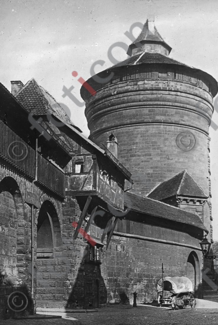 Das Spittlertor | The Spittlergate - Foto foticon-simon-162-019-sw.jpg | foticon.de - Bilddatenbank für Motive aus Geschichte und Kultur